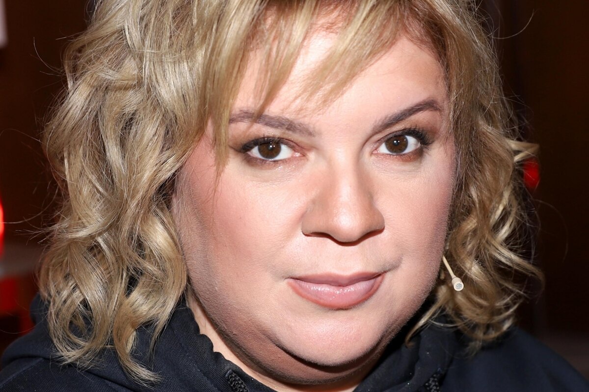     «Я решила обхитрить всех, но застряла в Шереметьево»: Алена Жигалова заявила, что стала жертвой циклона «Фрэнсис»