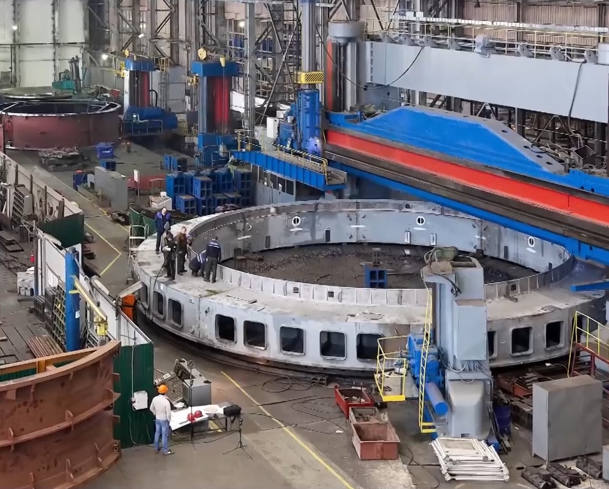 Фото 2. Поворотный круг на заводе.  