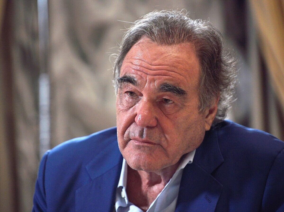    Кинорежиссер, сценарист и продюсер Оливер Стоун во время интервью президента РФ Владимира Путина | © РИА Новости / Алексей Дружинин