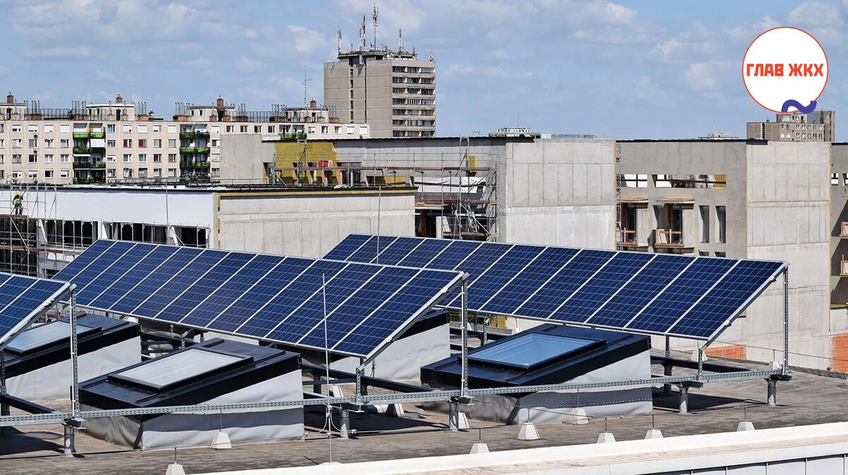 В Правительстве предложили расширить использование солнечных батарей и ветрогенераторов в многоквартирных домах
