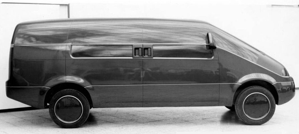 Макет перспективного минивэна ВАЗ, 1989 г