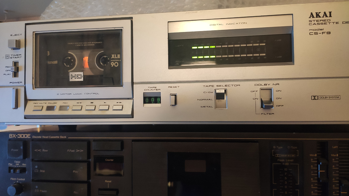 кнопки паузы и  записи подсвечиваются