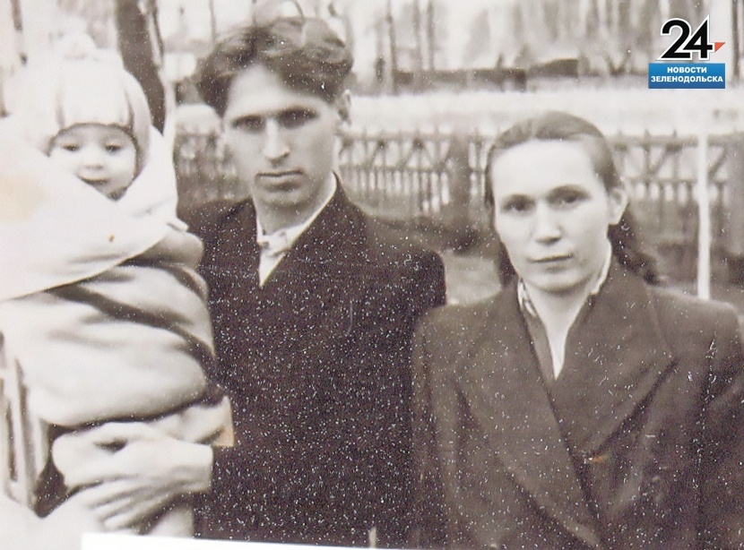 Николай Васильевич с супругой Галиной Васильевной воспитали сына и дочь