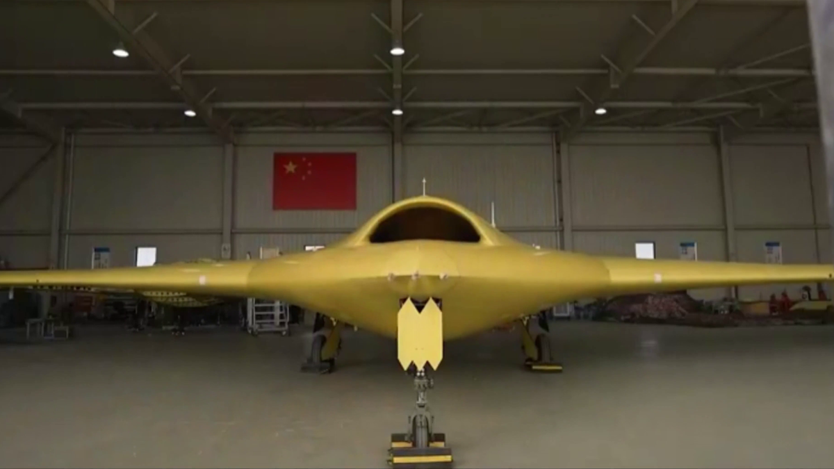 На фотографии: первый полет китайского «стелс-разведчика» CH-7. 14 декабря 2025 года. Источник фото: t.me/Ugolok_Sitha