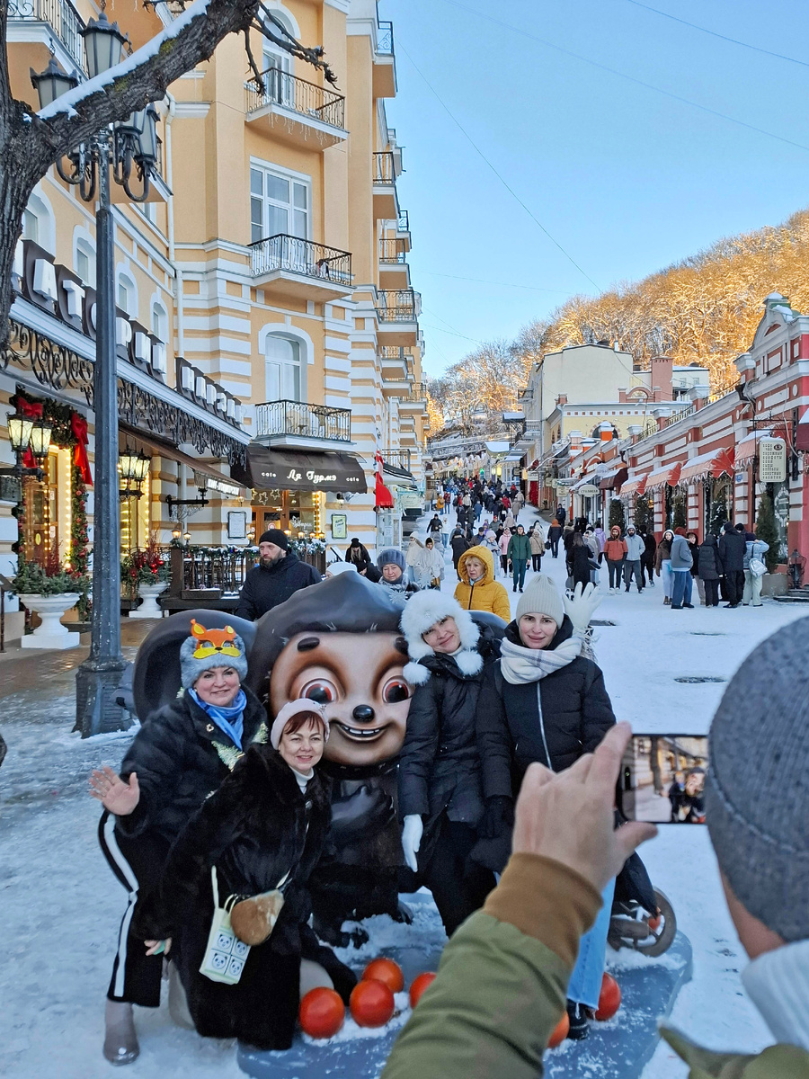 Кисловодск, пересечение Курортного бульвара и проспекта Карла Маркса. 2 января 2026 года. Фото автора.