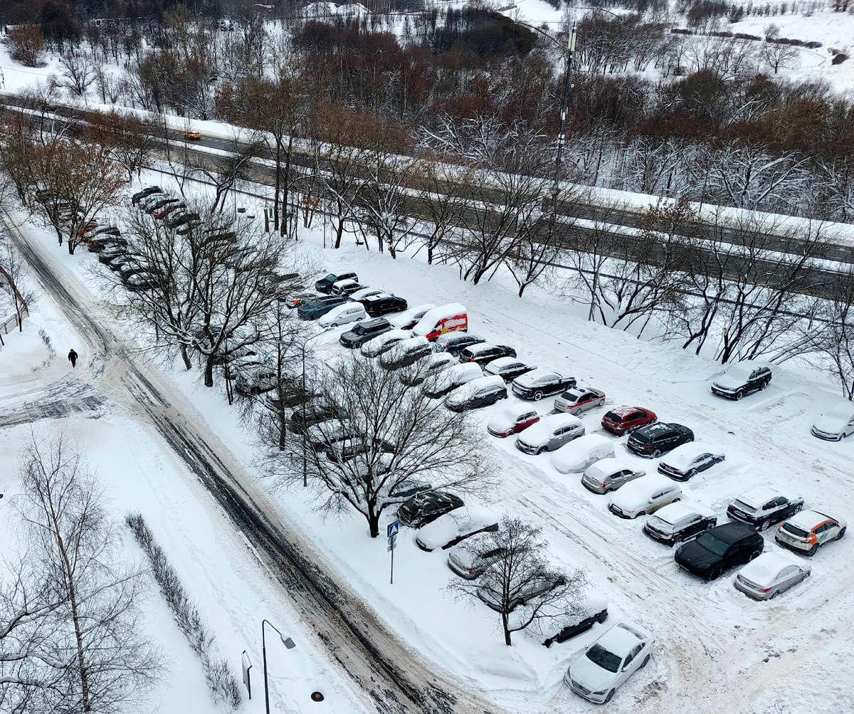 Во дворе 10.01.2026. Найди свое авто😂
