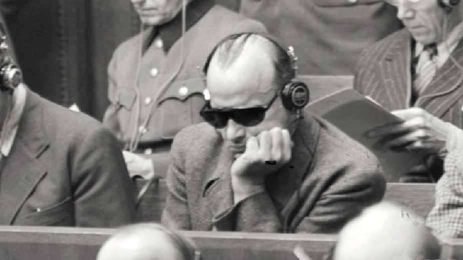 Подсудимый Г.Франк на скамье подсудимых