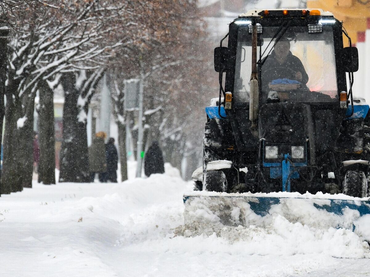     Уборка снега © РИА Новости . Владимир Астапкович