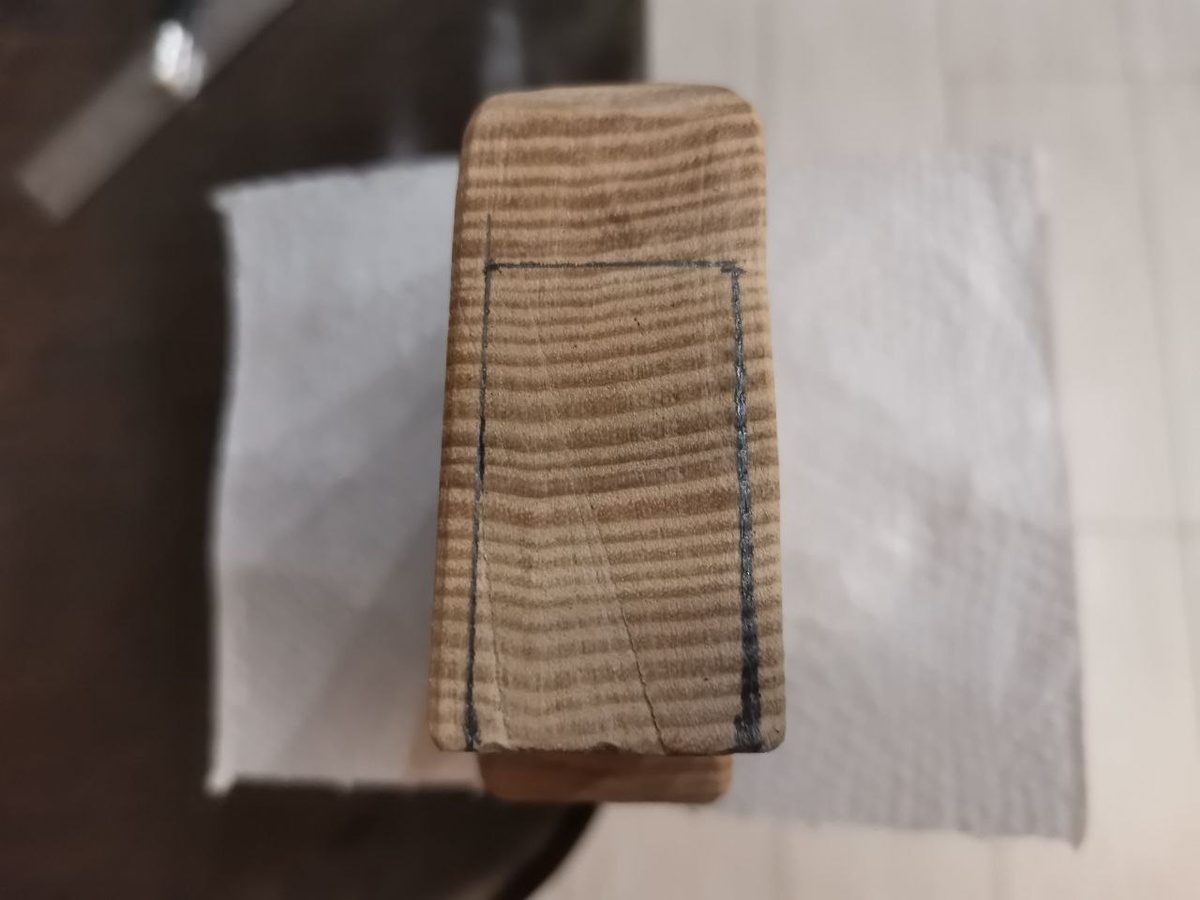 Размечаем геометрию врезки на рукояти