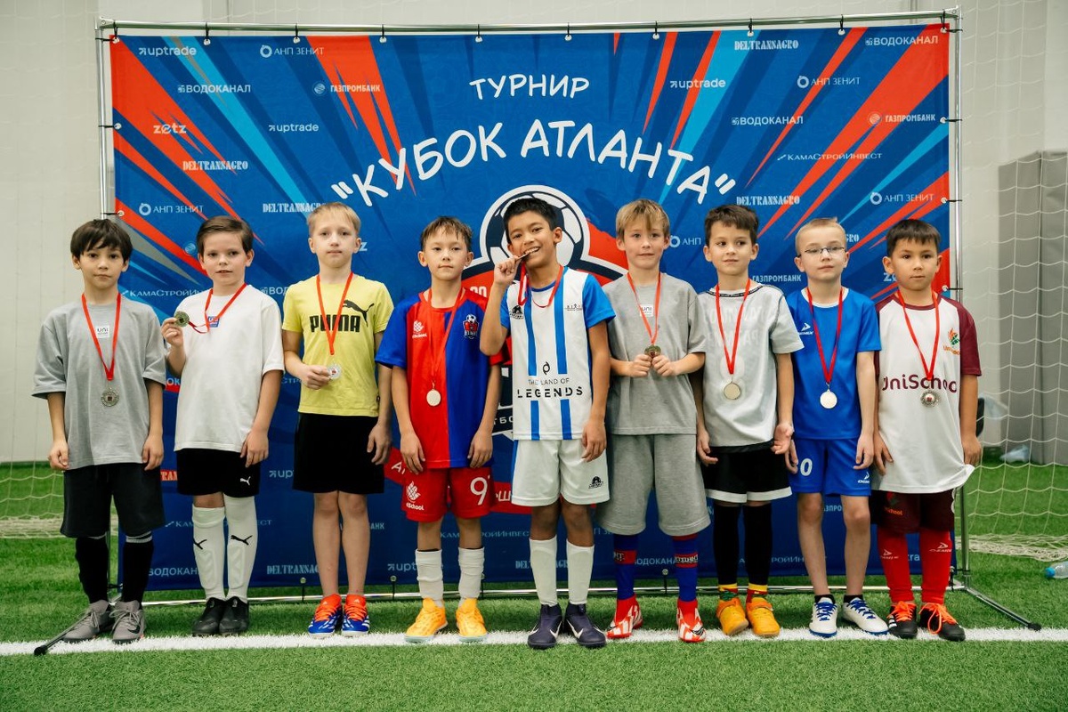 Воспитанники Центра неформального образования и ученики школы Унискул - призеры клубного турнира ФК «Атлант»