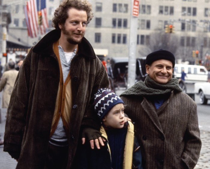    Дэниел Стерн, Маколей Калкин и Джо Пеши на съемках фильма «Один дома»Legion-Media