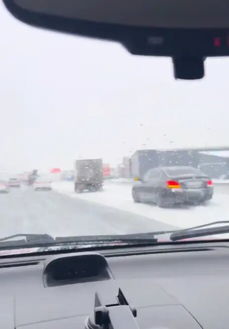    Фото: скриншот из видео в телеграм-канале «Мегаполис | ДТП и ЧП | Санкт-Петербург | Питер»
