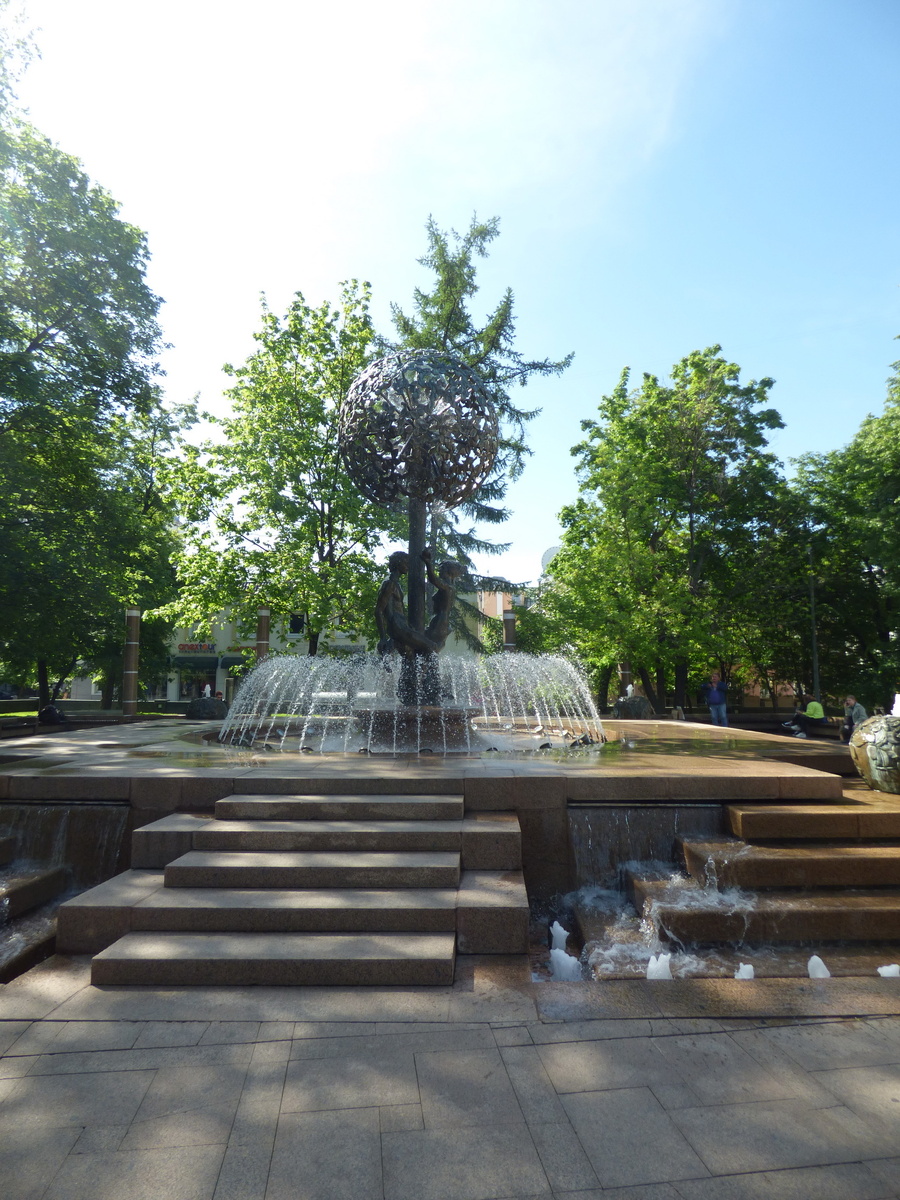 Фонтан «Адам и Ева»