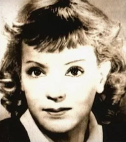 Марина Ладынина в юности. 