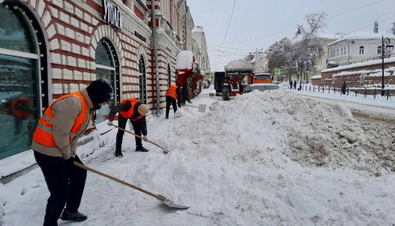    Такого снегопада областной центр не видел давно