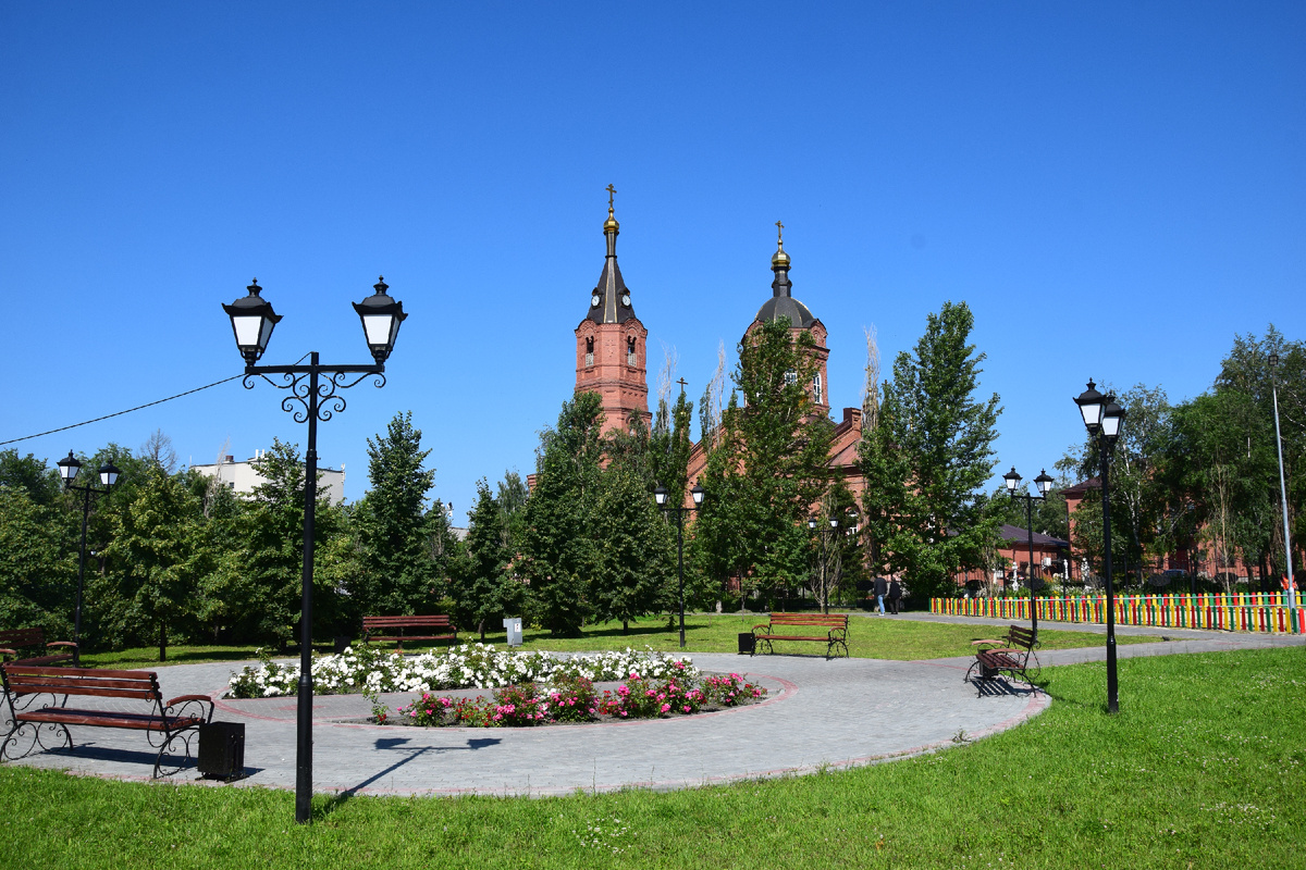 Городской сад имени Александра Невского (до 2021 года носил имя В.И. Ленина). Фото автора канала "Приключения Тома Сойера".