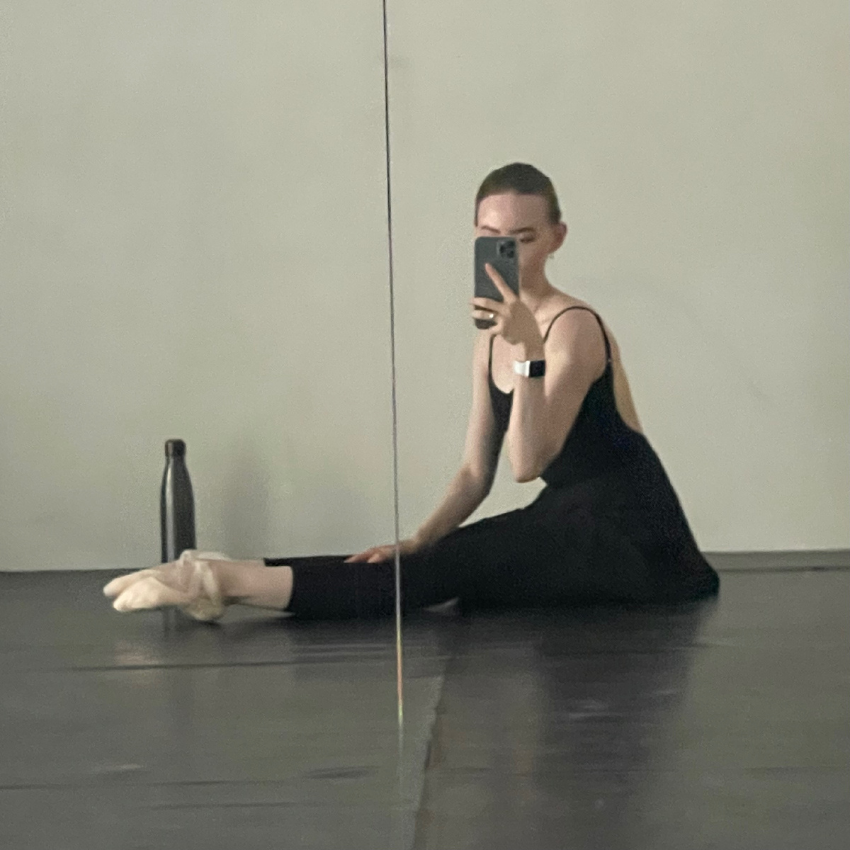 У меня не проходит ни одного занятия, чтобы преподаватели не похвалили мои ноги