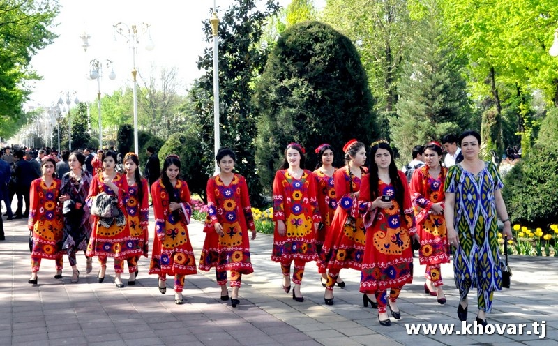 ФОТО: НИАТ «ХОВАР» Фестиваль «Праздник цветов» в городе Душанбе