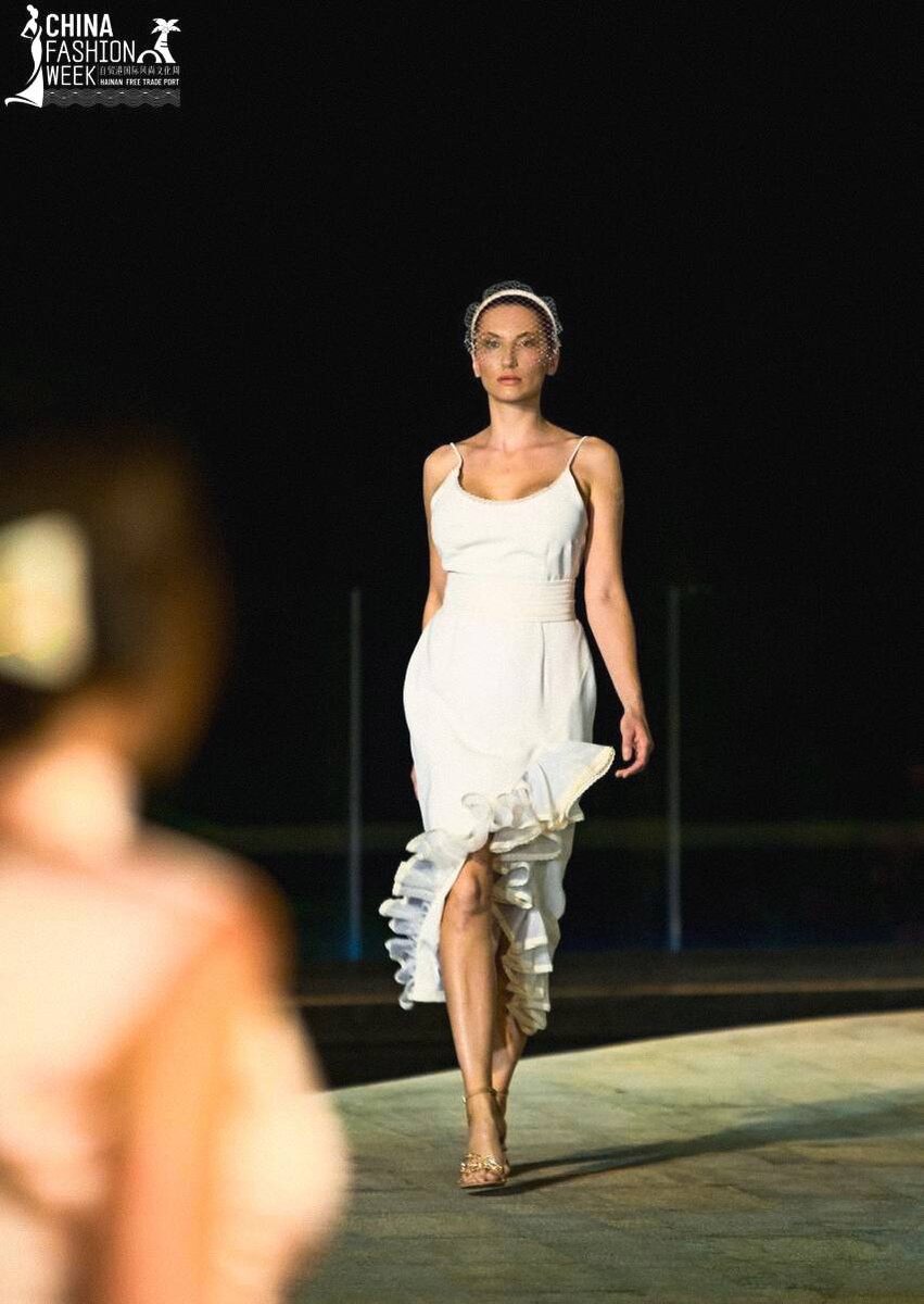 Инстинкт подиума: о чем молчит Княженика, когда открывает показы на неделях моды