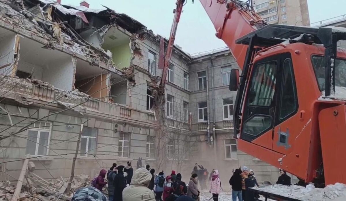     Снос здания бывшего ВНИИБ. Источник: ria.ru Автор фото: © Кадр видео из соцсетей