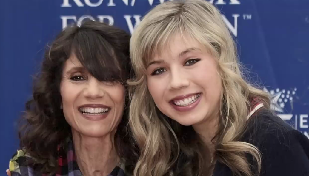 Дженнет с матерью