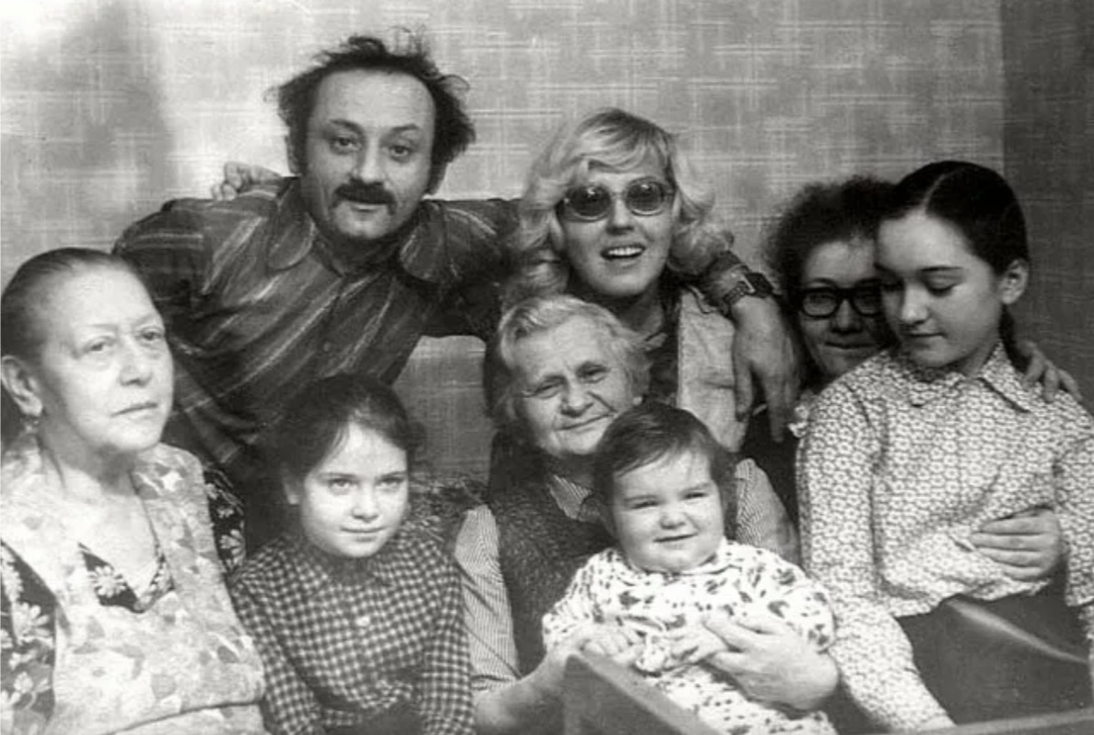 Семейное фото актеров 