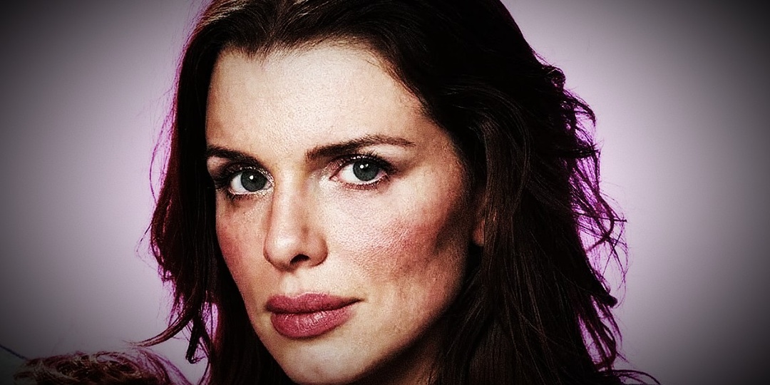 «Теперь ты выглядишь, как она». Женщина призналась, как потеряла себя за несколько дней