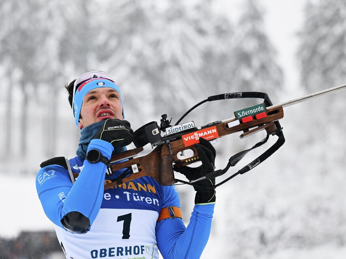    Итальянский биатлонист Томмазо Джакомель во время четвертого этапа Кубка мира в Оберхофе | © Getty Images / picture alliance/Hendrik Schmidt