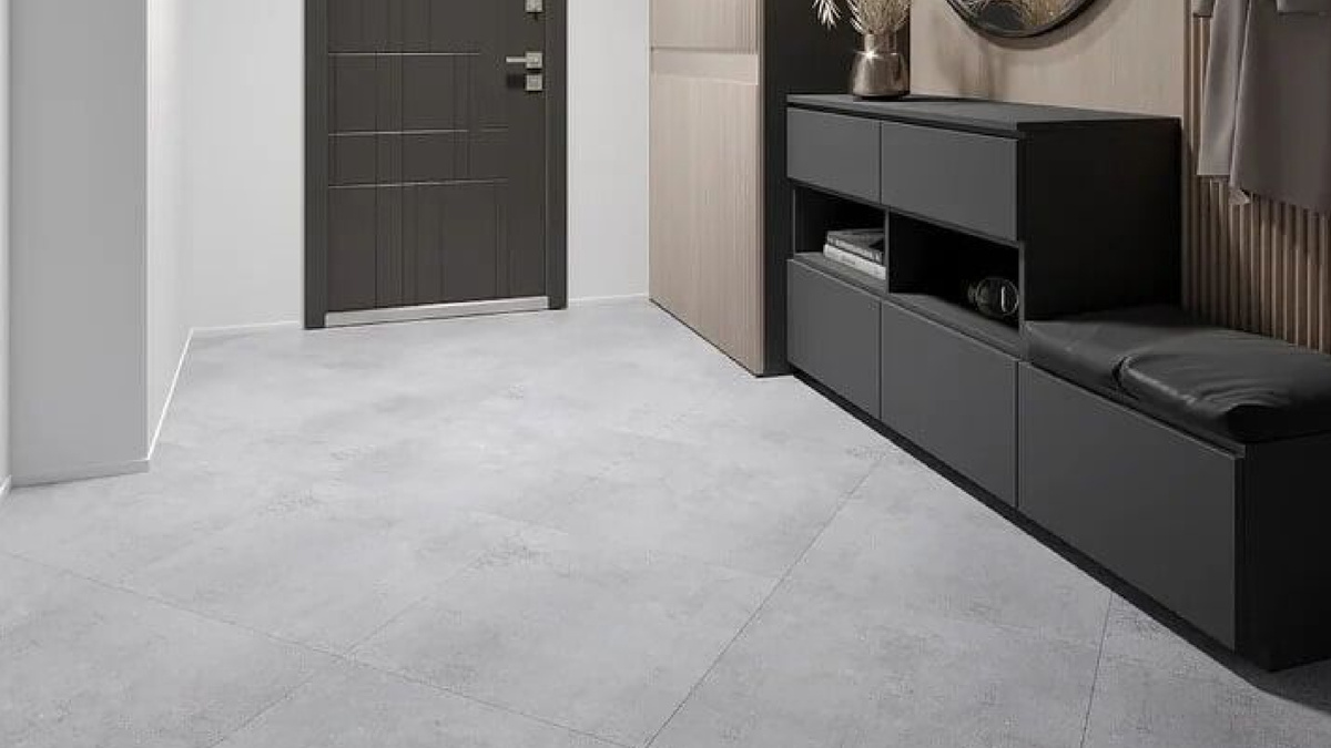 Керамогранит в прихожей