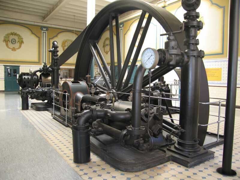 так выглядела новая старая эпоха.