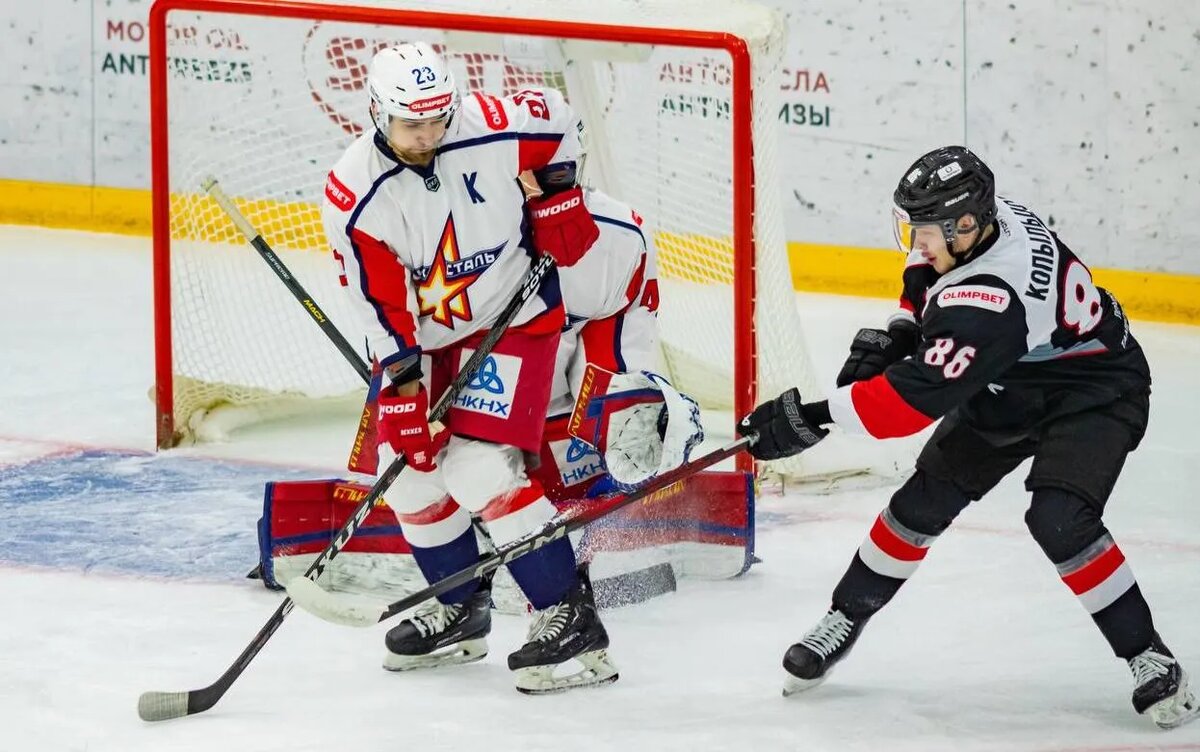    Хоккеисты «Ижстали» проиграли в Тамбове