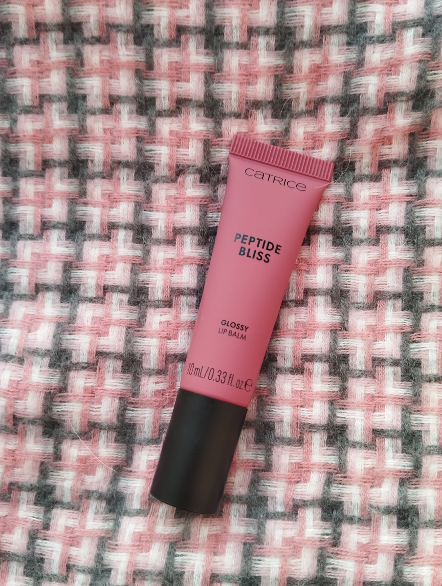Бальзам для губ Catrice Peptide Bliss. Оттенок 020.