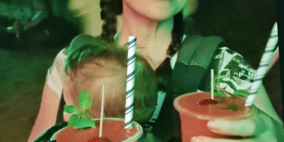 Готовлю прикорм в туалете, стираю в раковине. Каково быть мамой в Гоа