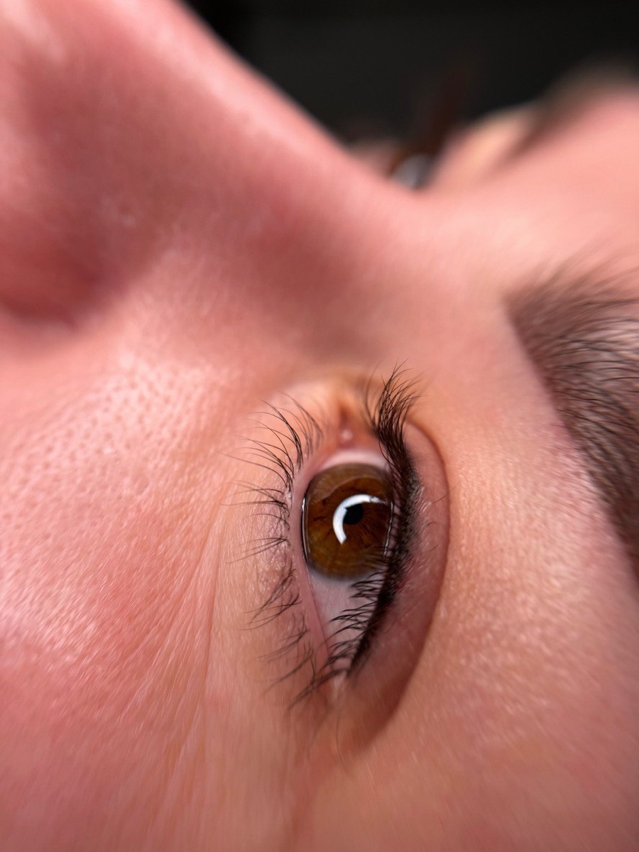 Межресничное окрашивание