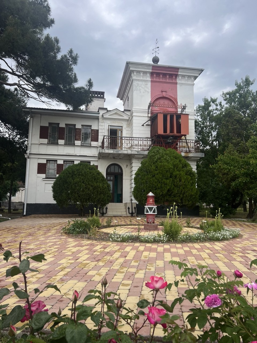 Во внутрь попасть сложно. Объект Министерства обороны