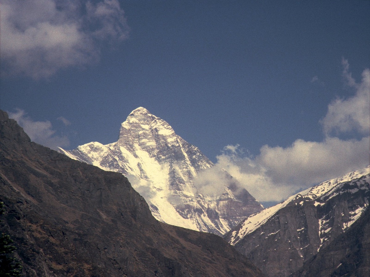    Гора Нанда Деви является одной из самых высоких и труднодоступных вершин в мире