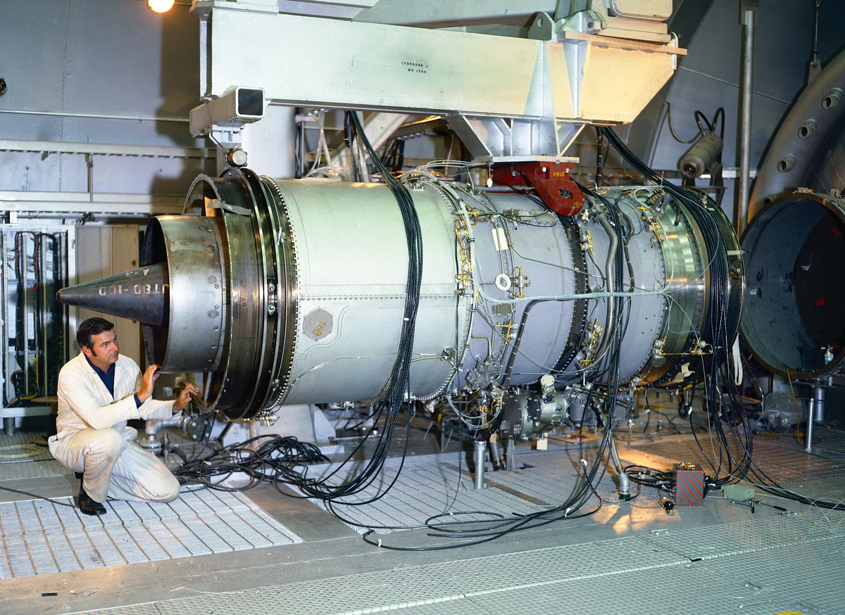 Прототип двигателя JT8D-200