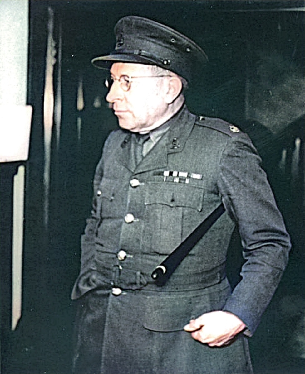 Фредерик Грант Бантинг, последнее фото, в форме армейского хирурга, кем он был в I мировую