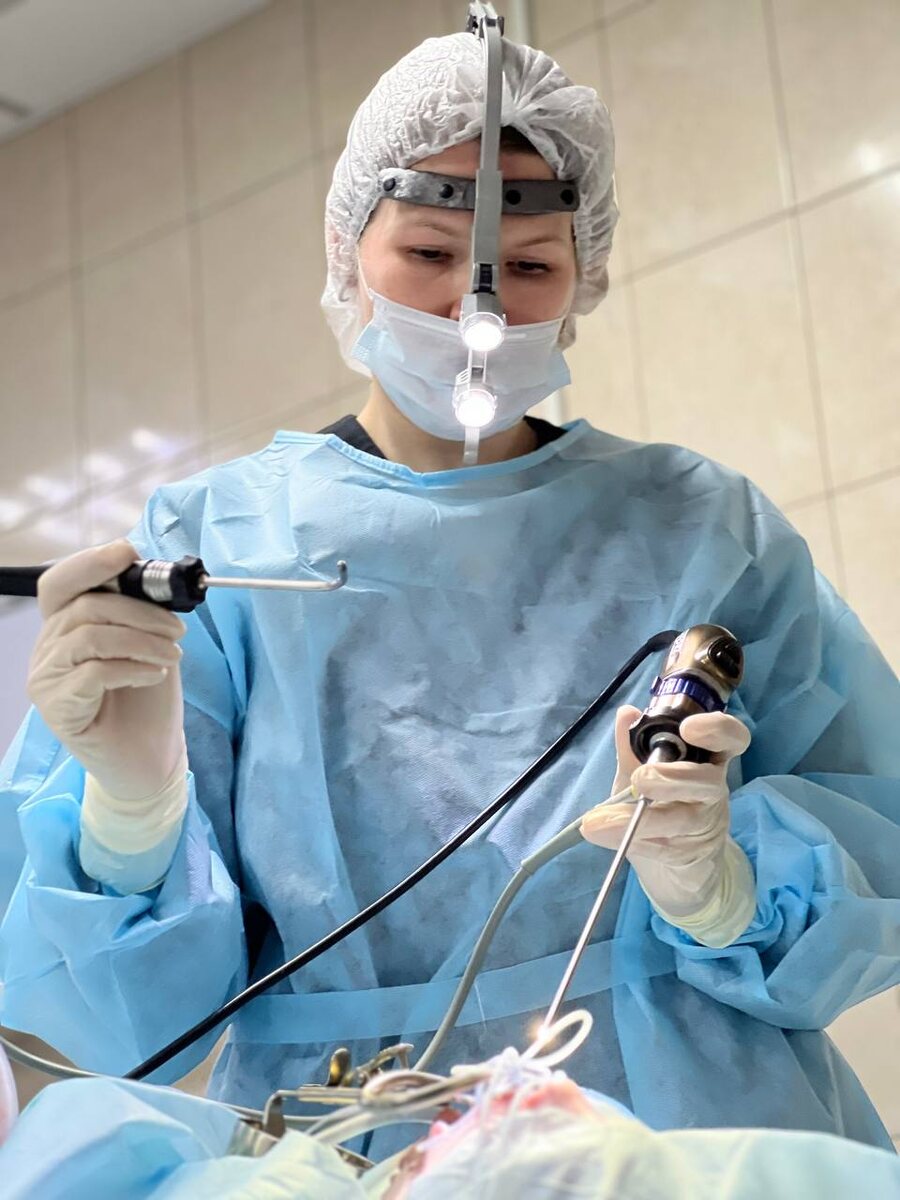 На фото эксперт по лор-патологиям, сурдолог Клиники уха, горла и носа Лобеева Александра Александровна