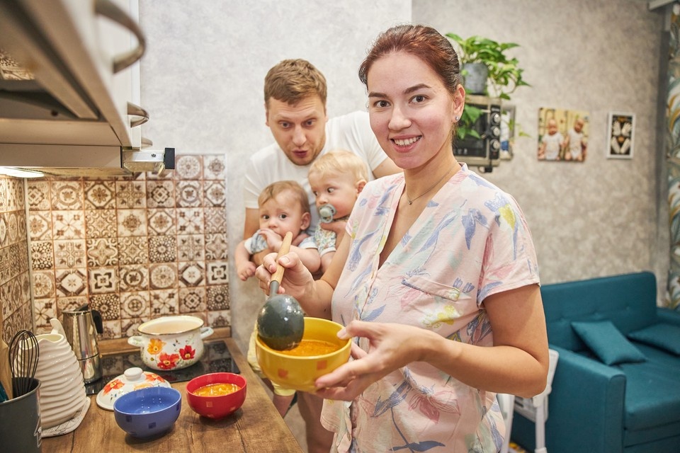    В Коми малообеспеченные кормящие мамы получают поддержку республики. Николай ОБЕРЕМЧЕНКО