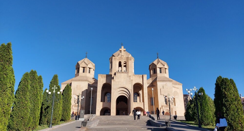 Путешествие по солнечной Армении или о чем молчат камни. Достопримечательности Еревана. Собор Святого Григория Просветителя.