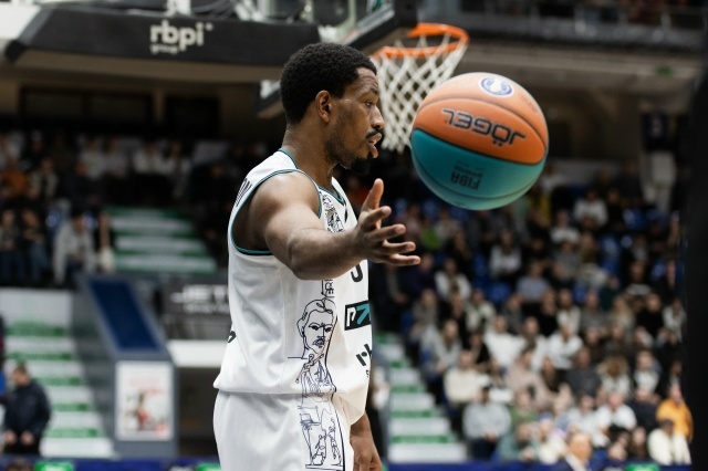    15 очков Айзея Вашингтона не помогли нижегородскому клубу отпраздновать победу