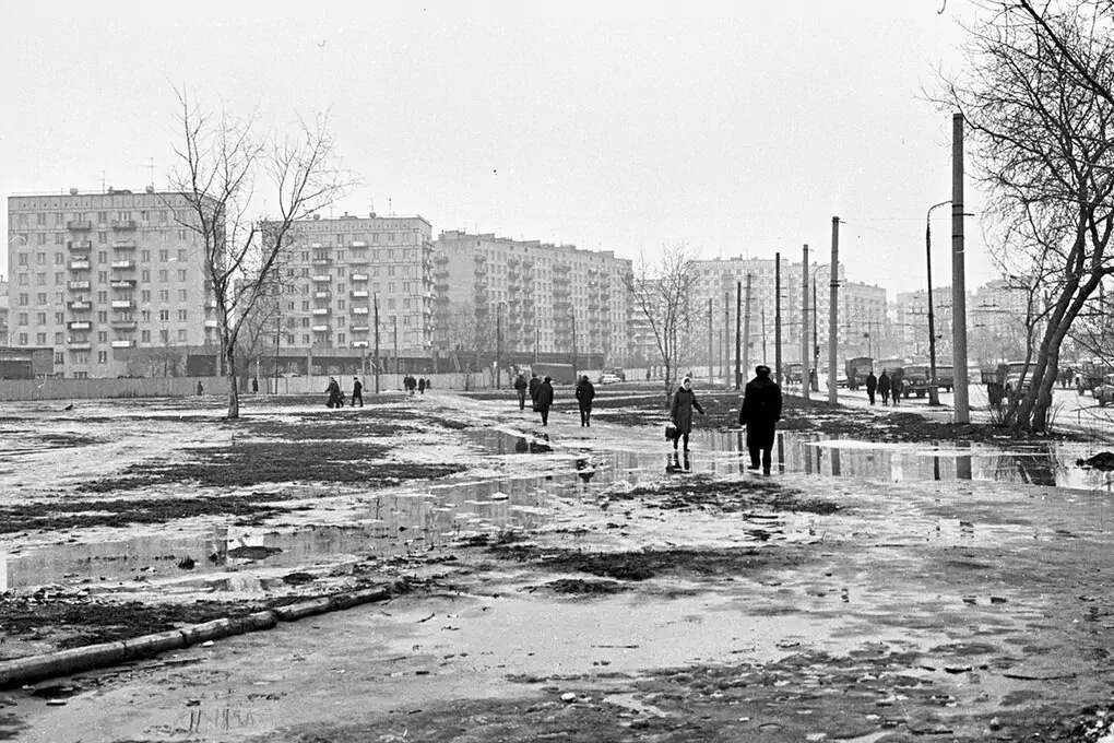 Волгоградский проспект. 1971. Фото: Валентин Хухлаев. Источник: сайт pastvu.com