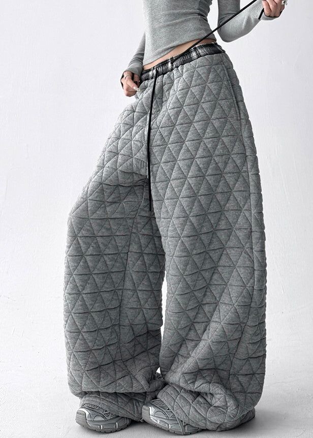 Штаны спортивные- Мембранные мягкие ткани, вельвет с технологичным покрытием, рипстоп с утеплителем.