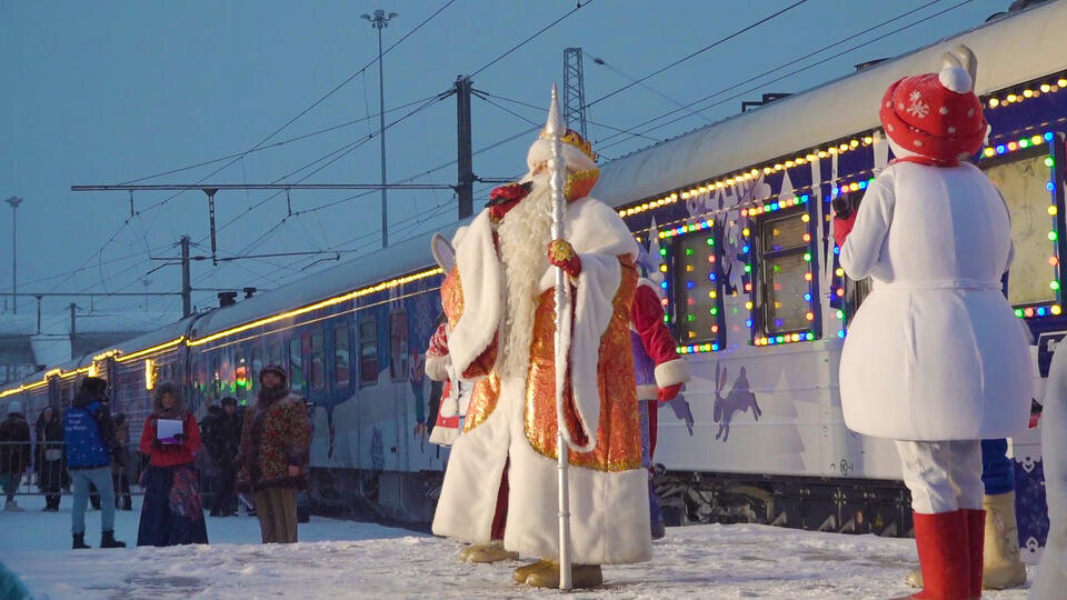     Поезд Деда Мороза прибыл в Вологду в рамках новогоднего турне РЕН ТВ