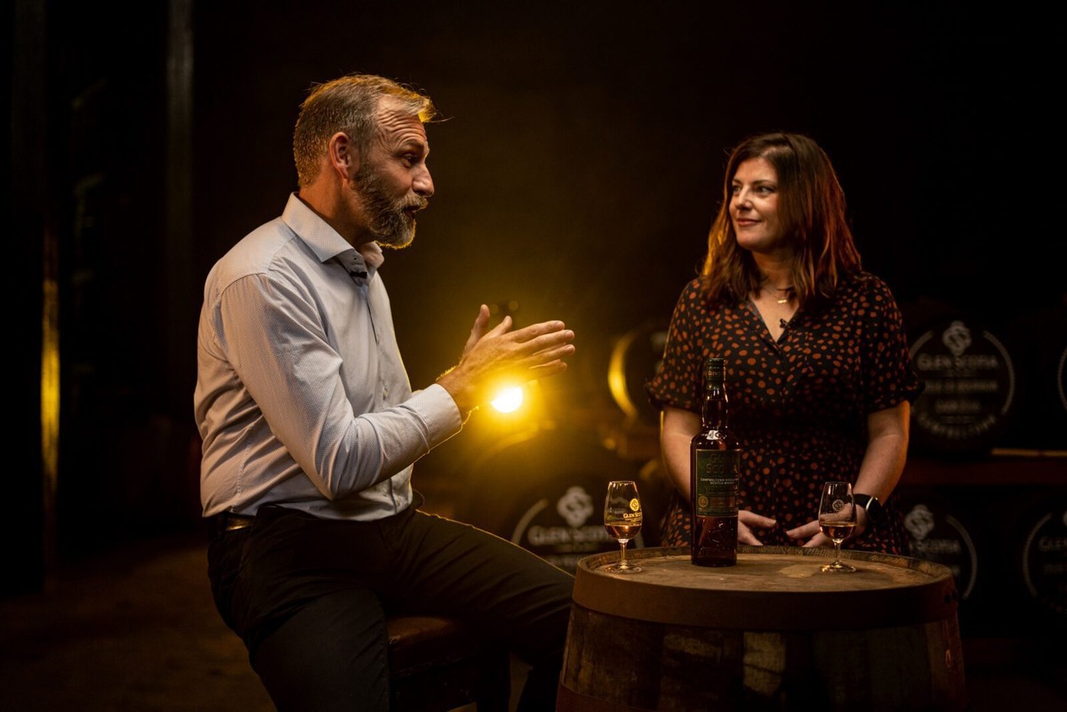 Йэн Макалистер расписывает все прелести Викторианы