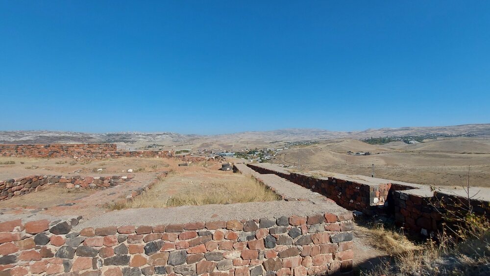 Руины крепости Эребуни