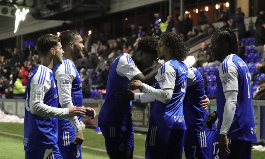    «Маклсфилд» переживает звездный час. Фото: соцсети клуба