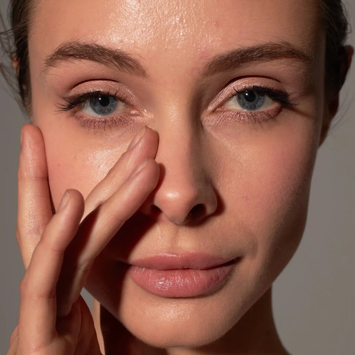 Микротоковая терапия в клинике косметологии Uniqderm