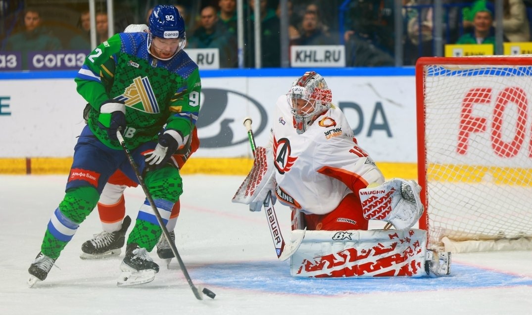 Фото из открытых источников (Е.Кузнецов у ворот "Автомобилиста")